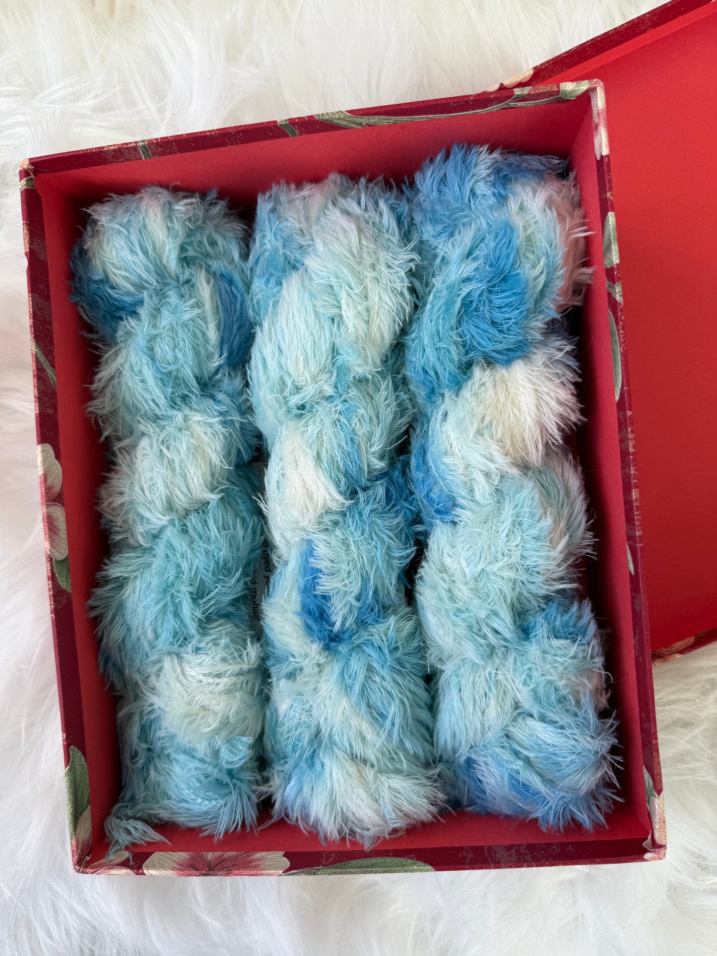 Hand dyed yarn 💙 Colour: “Arctic Sky”
from the Dream Fuzz collection