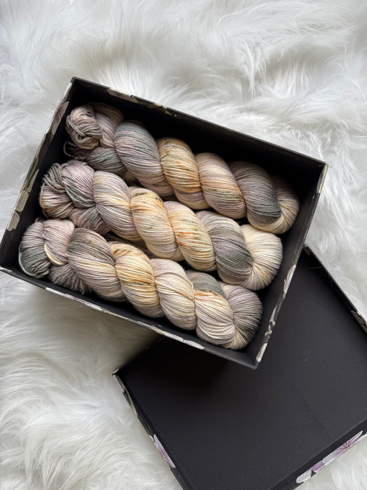 Sock Yarn Fingering Hand Dyed Merino Nylon 100g 420m – Aurora Walk Misty Path