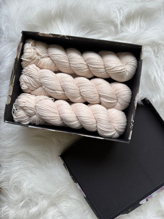 Sock Yarn Fingering Hand Dyed Merino Nylon 100g 420m – Aurora Walk Whispered Cream