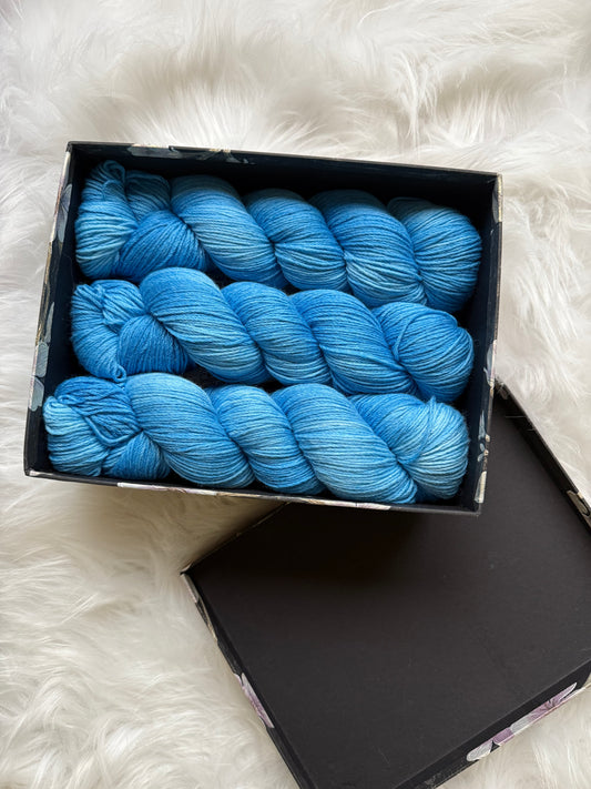 Sock Yarn Fingering Hand Dyed Merino Nylon 100g 420m – Aurora Walk Blue Horizon