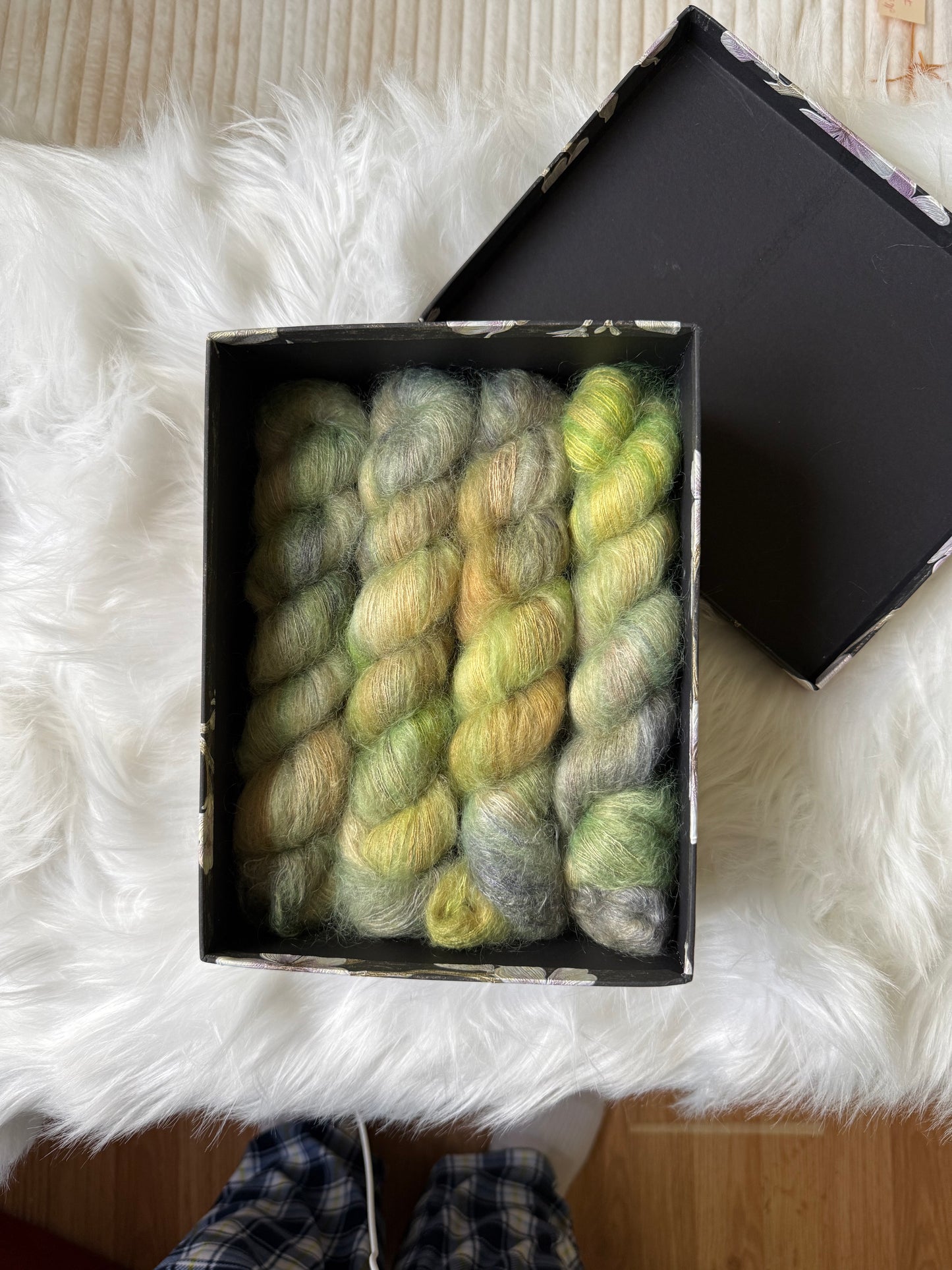 Hand dyed yarn 🌾 Colorway: Meadow Breath