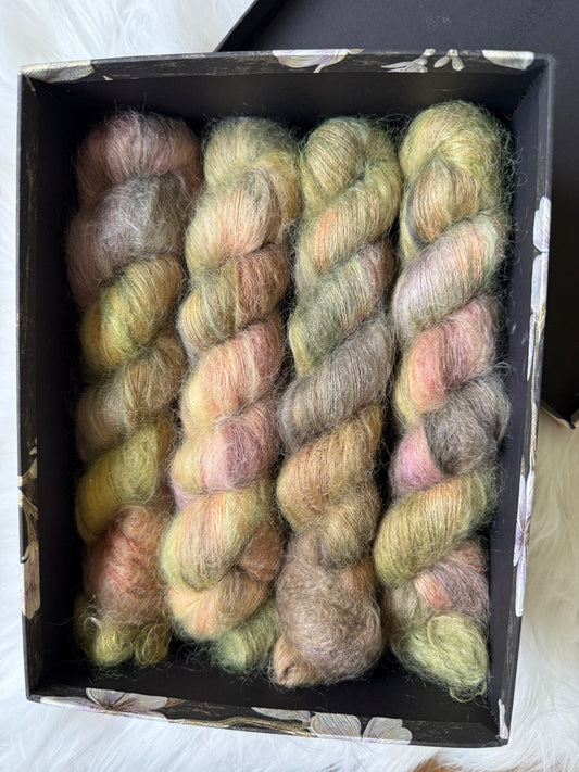 Hand dyed yarn 🌤 Colorway: Gentle Dawn